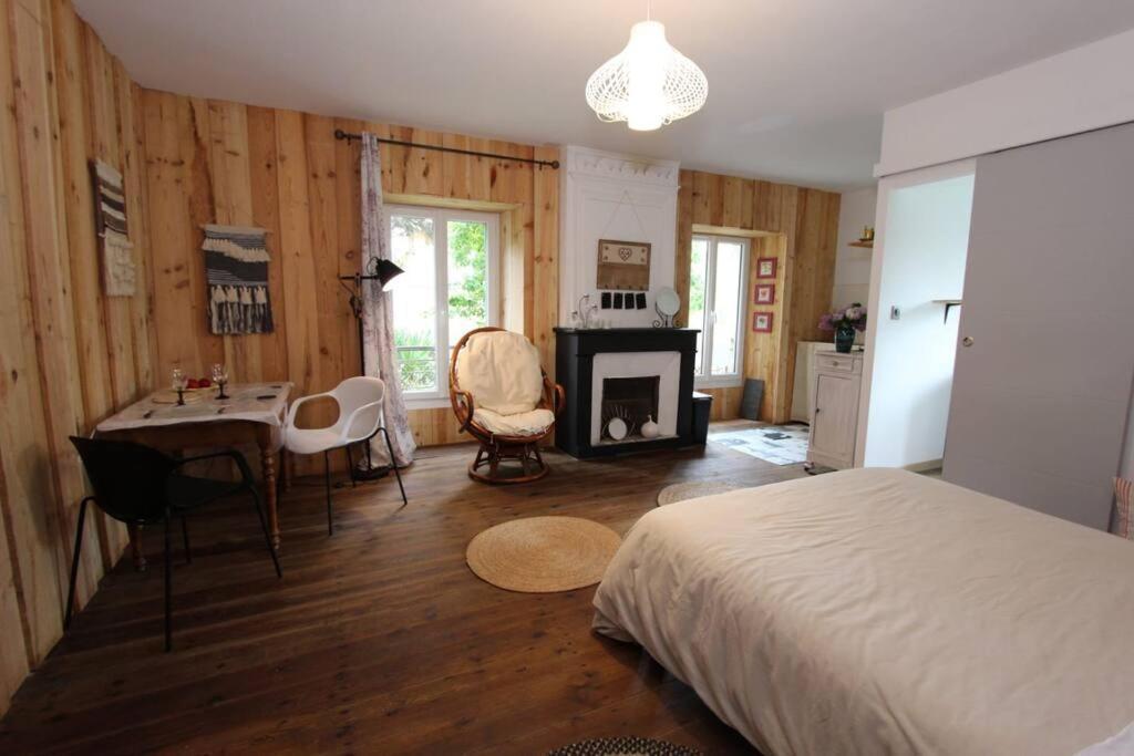 Apartamento Charmant Studio Avec Jardin A La Campagne Sur Le Chemin De Saint Jacques De Compostelle Lauzerte Exterior foto